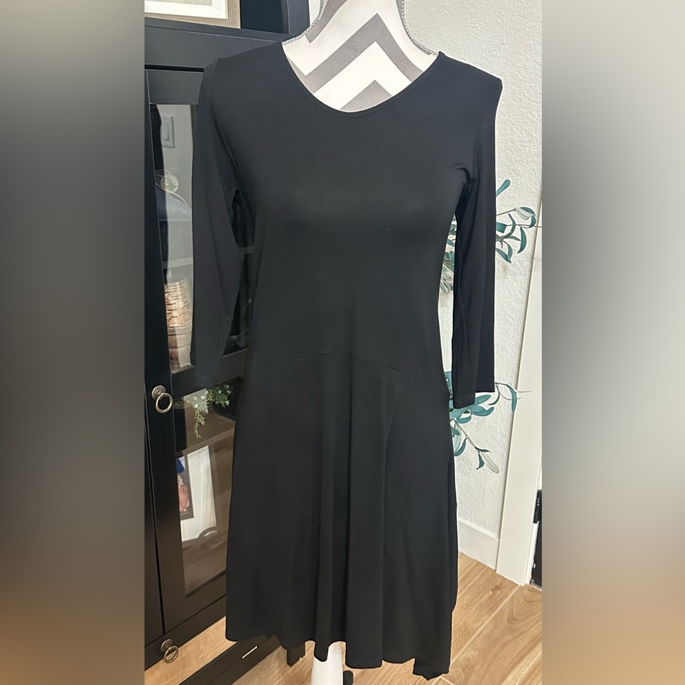 🆕NWT Women's Eileen Fisher Soft V-Neck Classic Dress in black, size Small